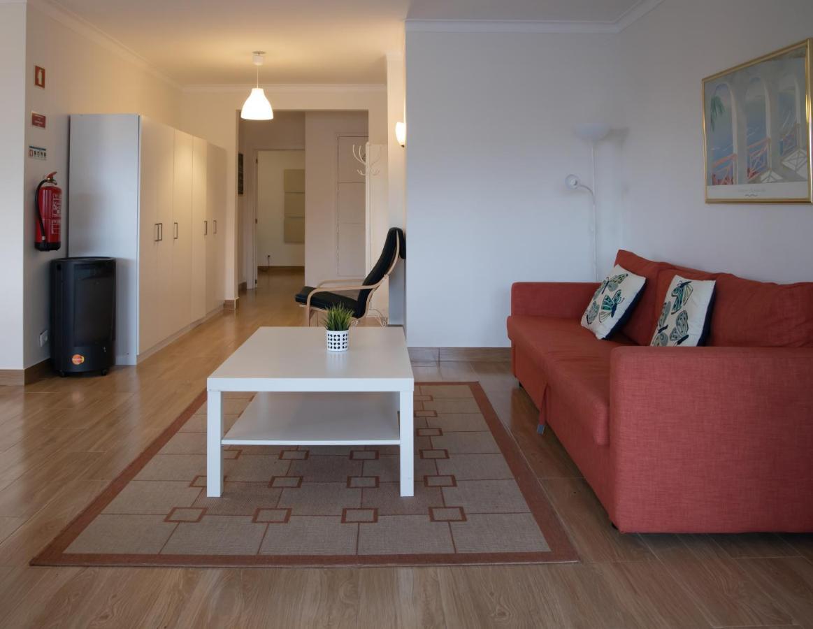 Spacious And Sunny Apartment - 10 Min From The Sea Estoril Exterior foto